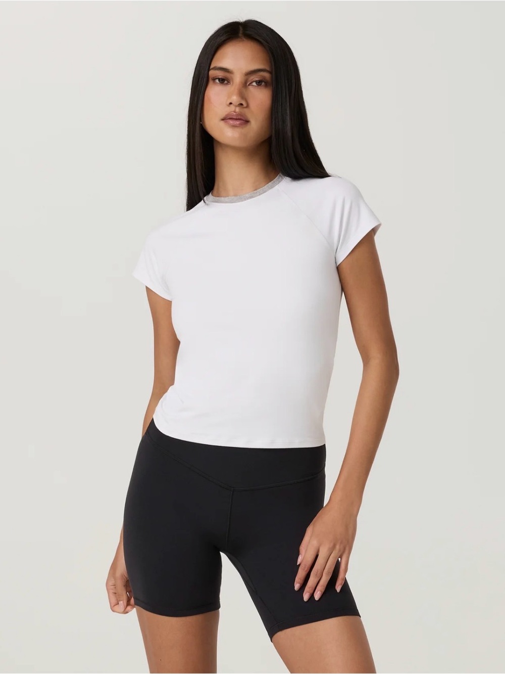 Vuori Short Sleeve Halo Retro Tee in White Size Small